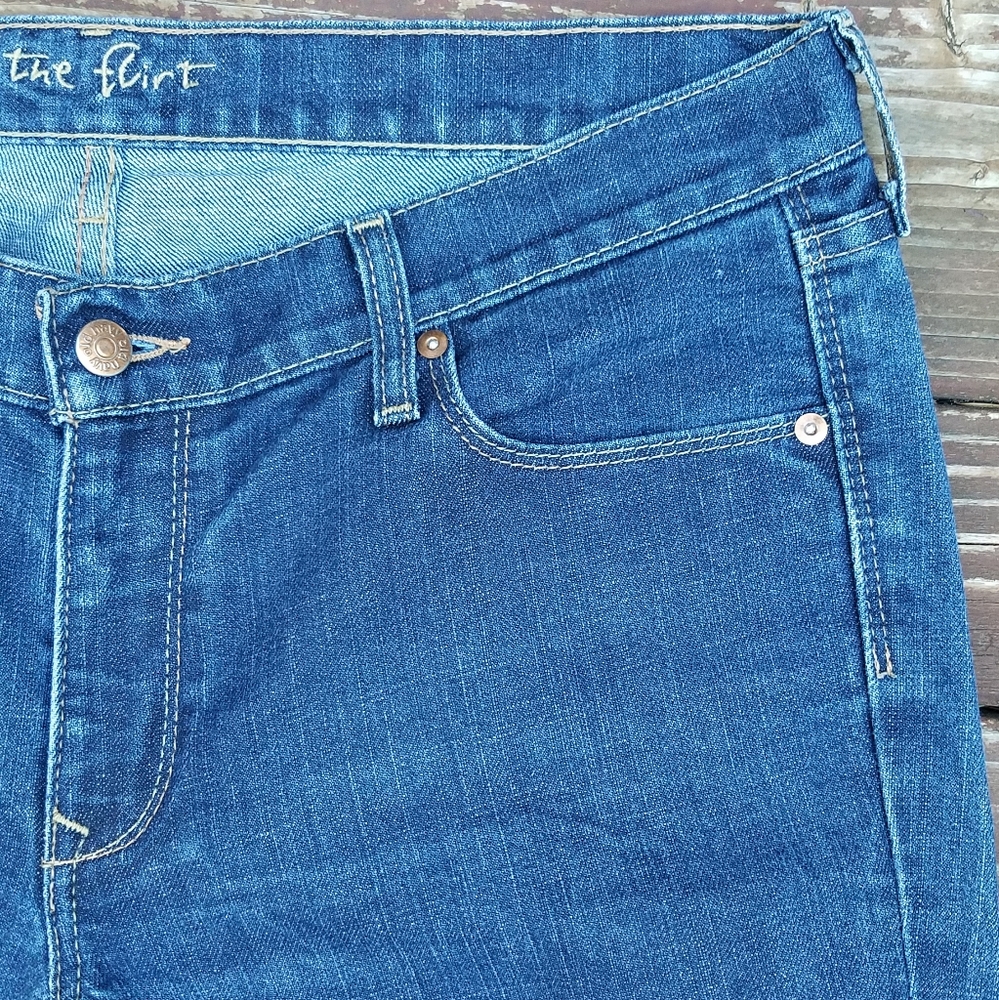 Old Navy 'The Flirt' Short, Mid-Rise, Boot-Cut & Stretch Dark Blue Jeans - 14 - Picture 6 of 12